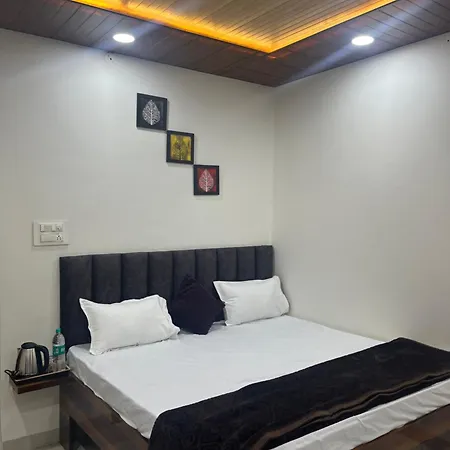 Ujjain Sparsh Stay Exterior photo